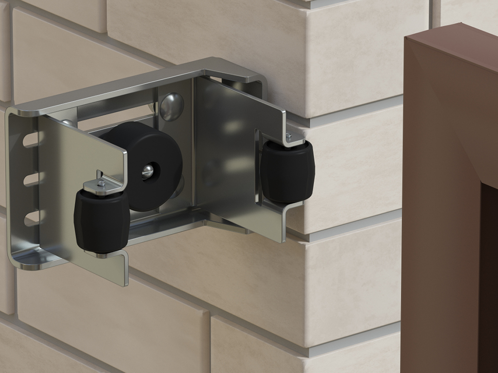 Yangi yuqori lovituvchi (variant) eshiklarning deyarli shovqinsiz yopilishini ta'minlaydi. Rezina qoplamali roliklar eshiklarning bo‘yoq qoplamasini shikastlanishdan himoya qiladi. Regulyatsiya qilinadigan lovituvchi qanotlari, mahsulotni 51 mm dan 154 mm gacha bo‘lgan taxta qalinligi bilan eshiklarga o‘rnatish imkonini beradi.